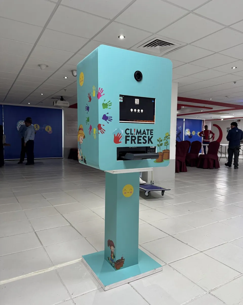Custom-wrapped booth for Climate Fresk